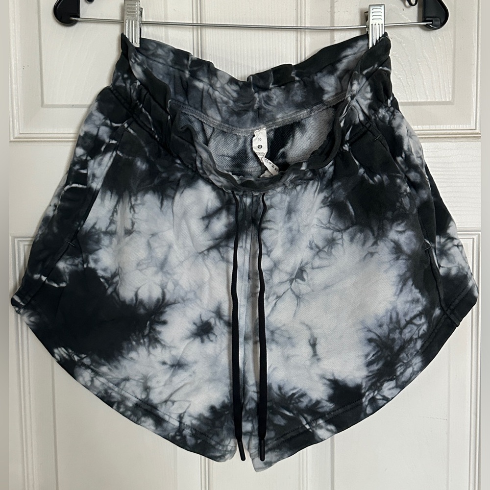 Lululemon tie dye shorts